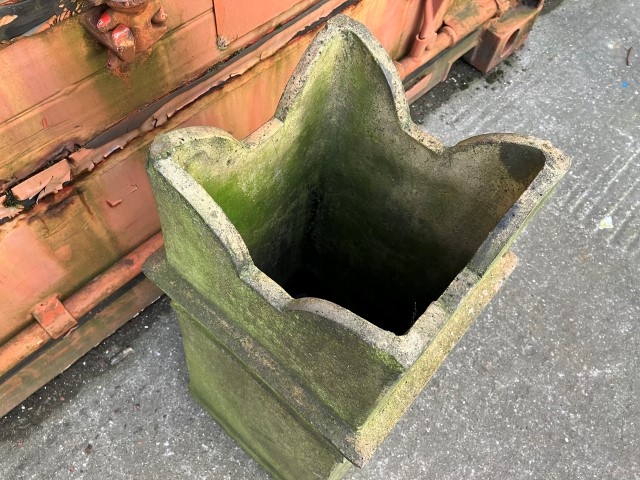 Bishop chimney pot