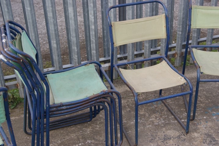 Pel stacking chairs