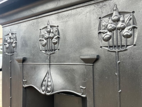 Art Nouveau bedroom grate