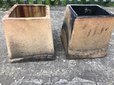 Tapered buff chimney pots
