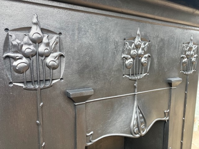 Art Nouveau bedroom grate