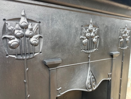 Art Nouveau bedroom grate
