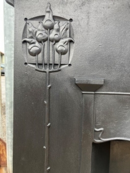 Art Nouveau bedroom grate